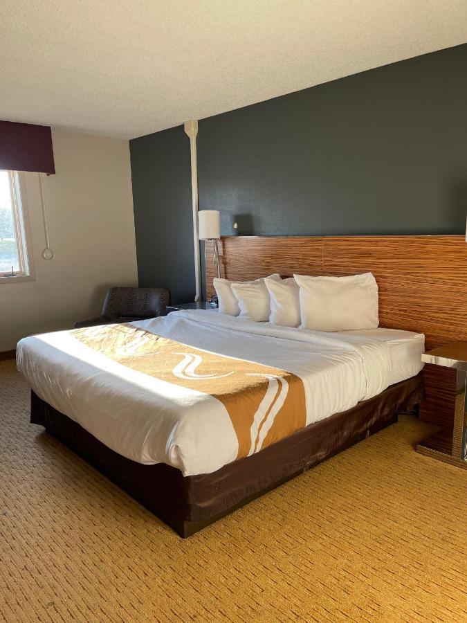 Quality Inn Frontier At Us Hwy 30 Clinton Exterior photo